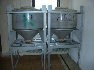 Vorratsbehälter für Rohstoffe – Birken- und Platanenrinde